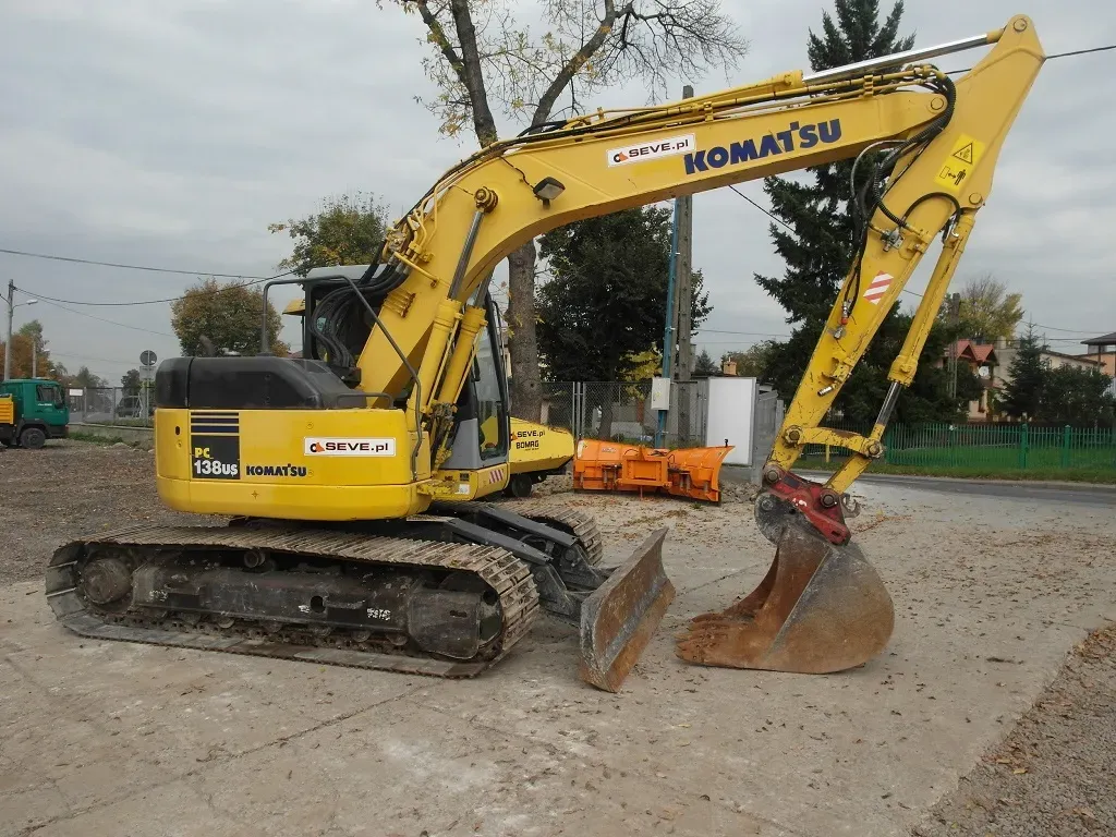 Komatsu America zaprezentowało nowe koparki gąsienicowe spełniające normy emisji Tier 4 Final