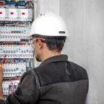 Na co zwracać uwagę wykonując instalację elektryczną w domu